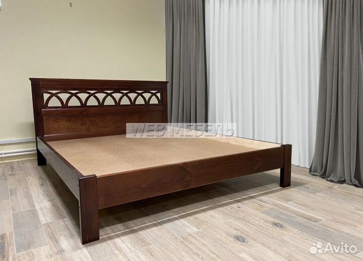 Кровать с подъемным механизмом