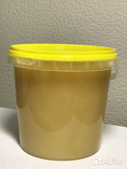 Мёд/ тает во рту