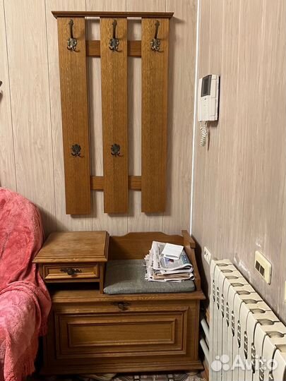 Вешалка для одежды и обуви