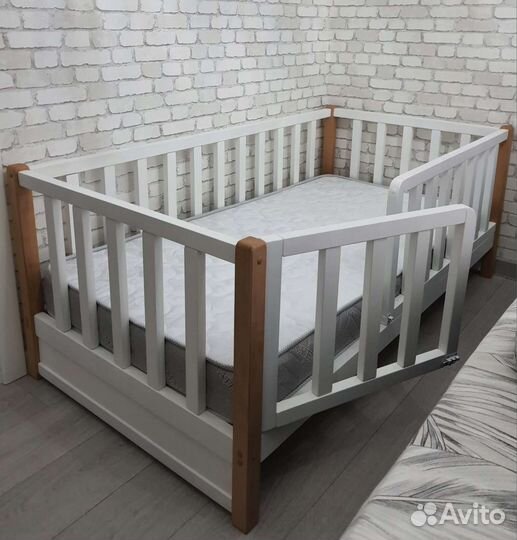 Детская кровать из массива бука