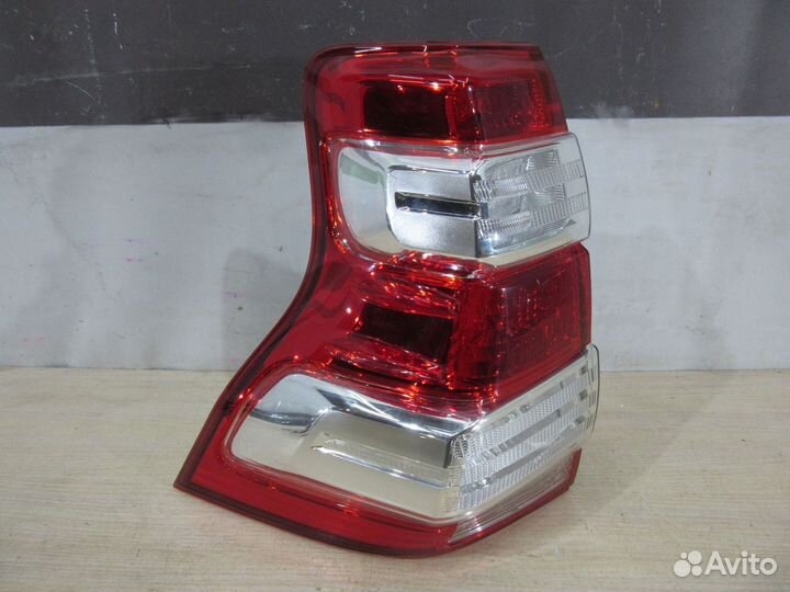 Фонарь левый Toyota Land Cruiser 150 Prado с 2009
