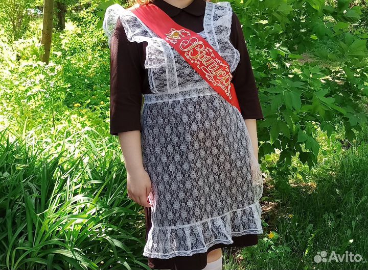 Школьный белый фартук на последний звонок