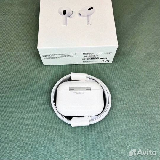 AirPods Pro 2: Звук, который объединяет