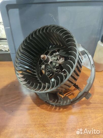 Вентилятор печки VAG