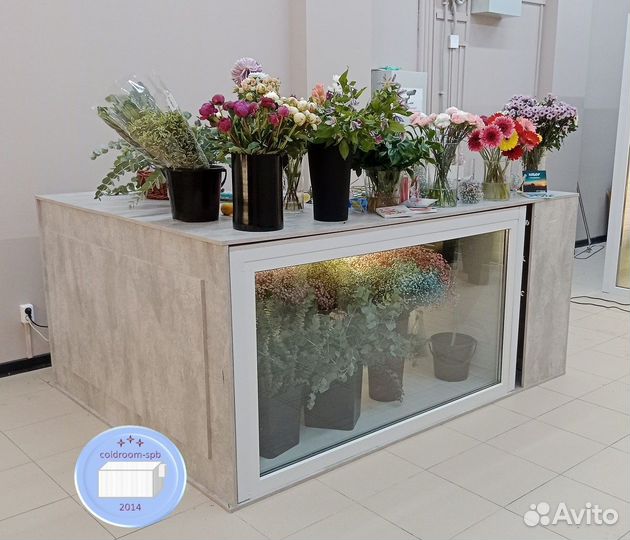 Стол флориста с встроенным холодильником
