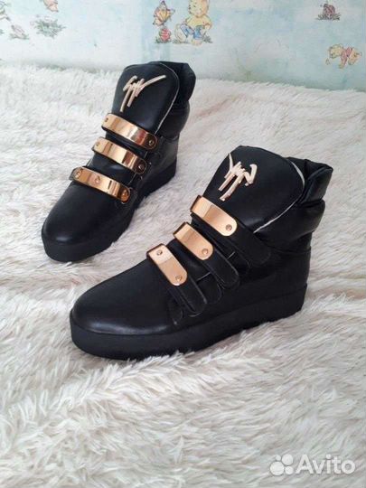 Ботинки демисезонные женские 39