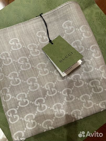 Женский шарф Gucci