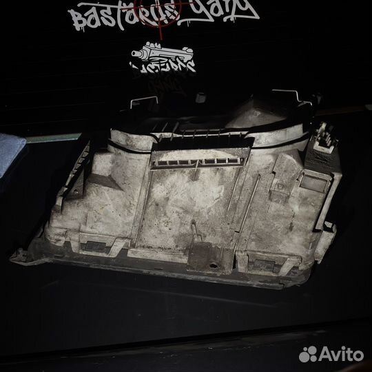 Фара mercedes w124 правая