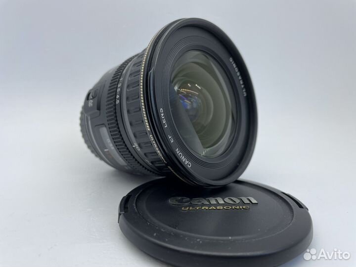 Canon EF 20-35mm f/3.5-4.5 USM