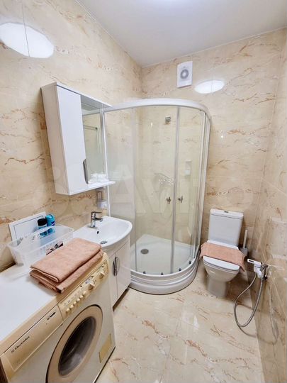 2-к. квартира, 54 м², 1/9 эт.