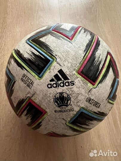 Футбольный мяч adidas euro 2020