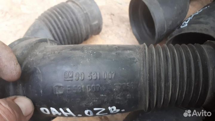 Патрубок воздушного фильтра Opel Astra H 2004-2014