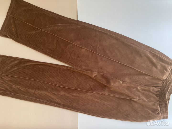 Женский спортивный костюм велюровый