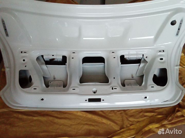 Оригинал крышка багажника фольксваген поло 2015