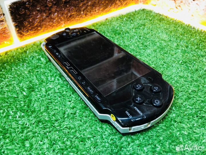 Z.Игровая приставка PSP 3008 slim