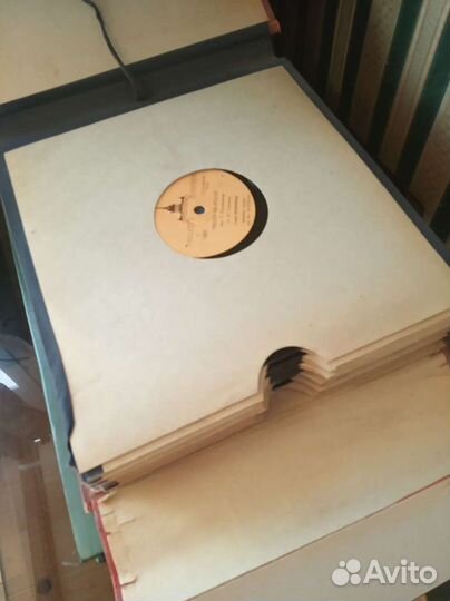 Альбом с пластинками для патефона