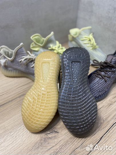 Подростковые кроссовки Adidas yeezy boost