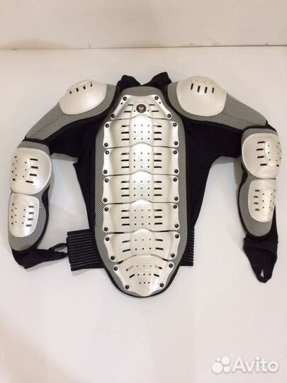 Защит тела сноубордиста, лыжника и тд