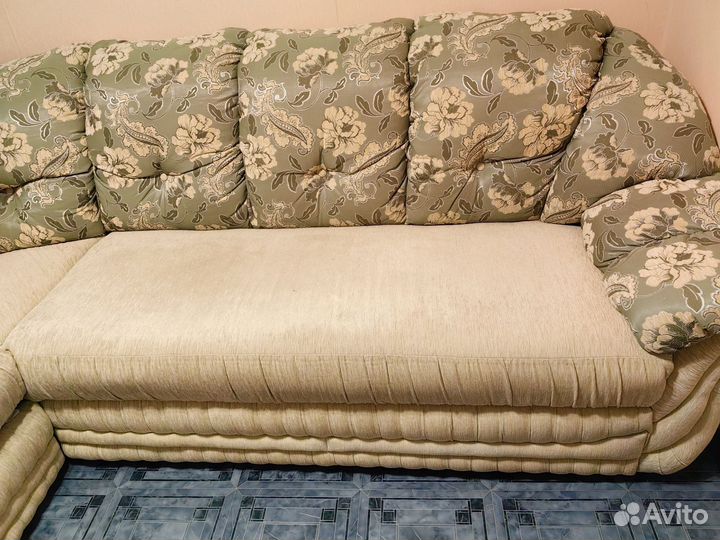 Большой угловой диван раскладной бу