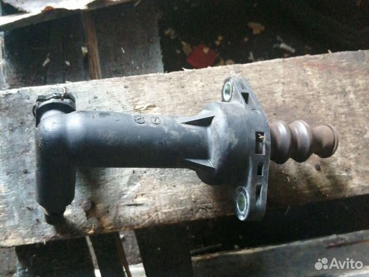 Рабочий цилиндр сцепления Skoda Octavia A5, BLF