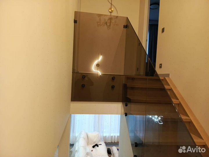 Стеклянные перила для лестниц