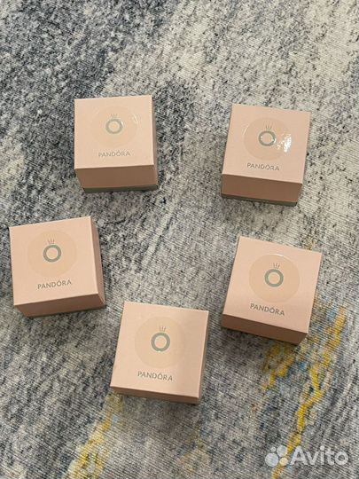 Коробочки для шармов Pandora
