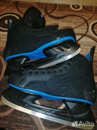 Хоккейные коньки