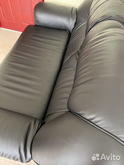 Диван кожаный офисный