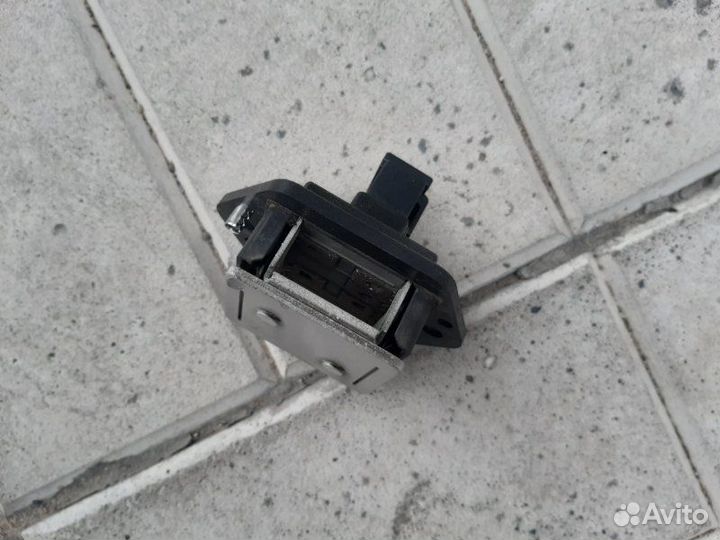 Резистор отопителя Subaru Legacy Outback B12