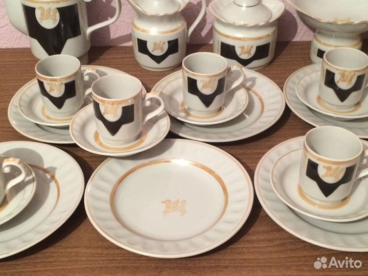 Сервиз Золотой Пегас