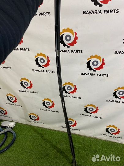 Молдинг крыши правый Mercedes S W221 3.5 M272 2006