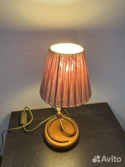 Лампа настольная светильник