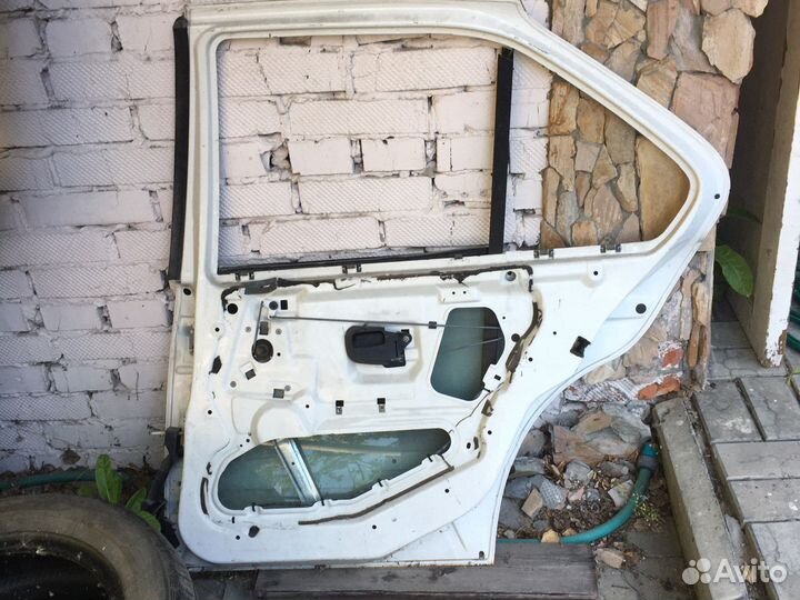 Правая задняя дверь наBMW E-36