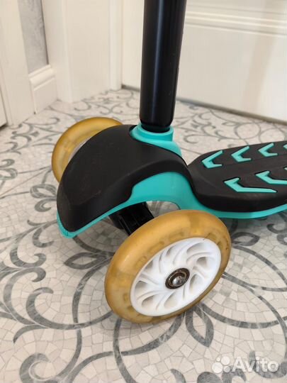 Самокат детский трехколесный со светящимися колеса