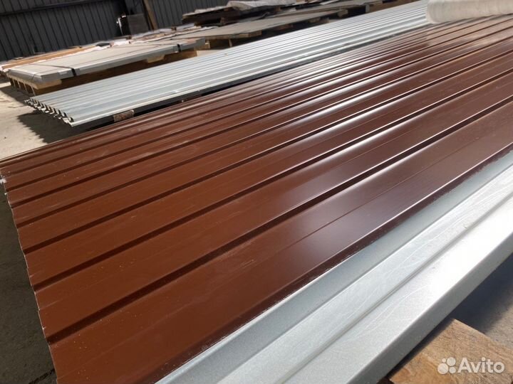 Профнастил коричневый 0,4мм С8 RAL8017, 2х1,2м