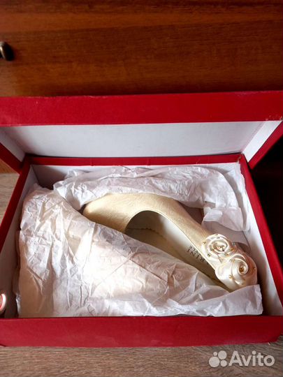 Новые туфли,не одевали. 2000 т.р