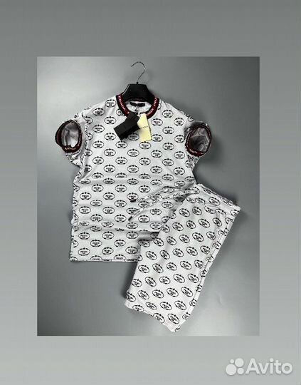 Мужской костюм Prada. Футболка шорты