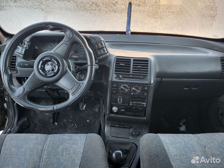 ВАЗ 2112 1.5 МТ, 2003, 87 000 км