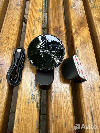 Автомобильная зарядка Baseus