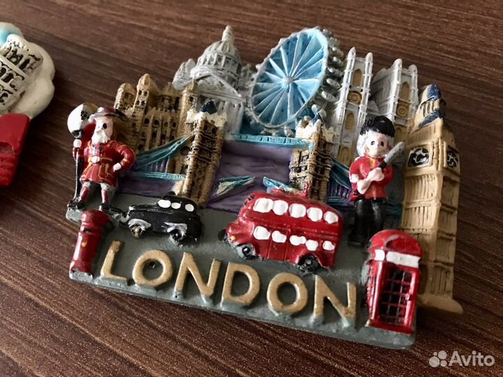 Магниты на холодильник из разных стран