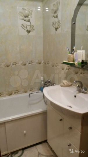 Доля в 3-к. квартире, 65,7 м², 2/9 эт.