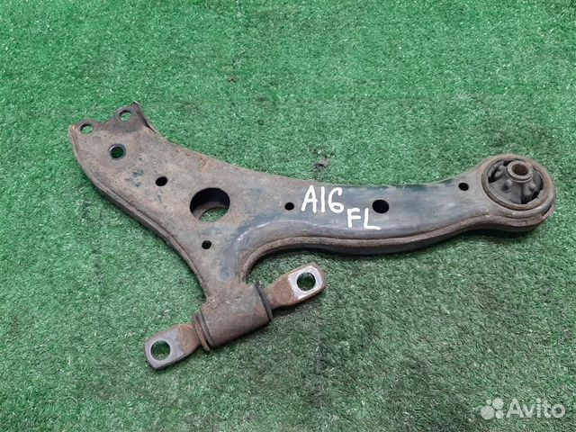 Рычаг передний левый нижний Lexus RX300 (MCU35) 2
