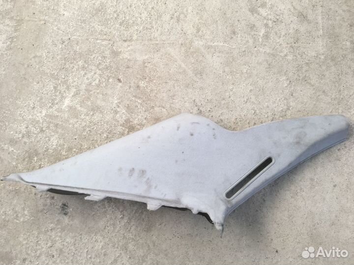 Обшивка задней стойки Mercedes W210 (3925)