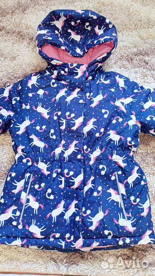 Продам демисезонный костюм на девочку