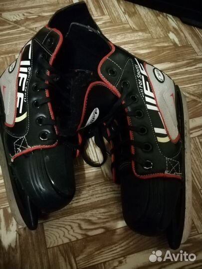 Коньки хоккейные