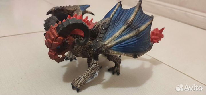 Фигурки драконов