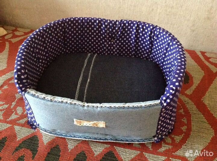 Лежанки для кошечки или маленькой собачки