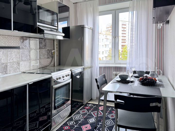 2-к. квартира, 47 м², 8/10 эт.