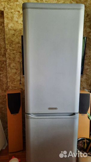 Холодильник бу Ariston