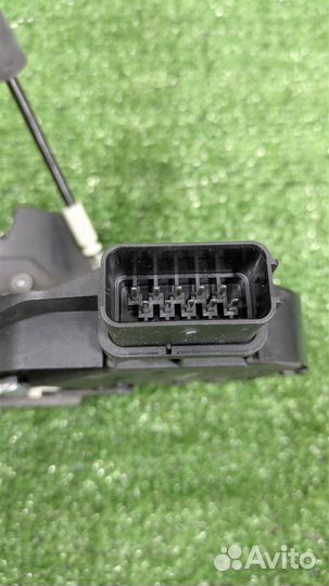 Замок двери передней левой Jaguar XF 2009